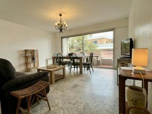 Appartements Appartement 4 pieces avec parking, proche plage a Cavalaire - FR-1-226B-182 : photos des chambres