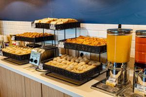 Hotels Holiday Inn Express Paris-Canal De La Villette, an IHG Hotel : photos des chambres