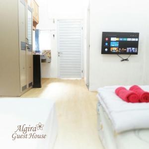 ALGIRA GUEST HOUSE GUNUNGBATU SYARIAH