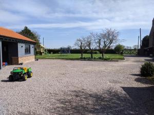 Private garden annexe with kitchenette