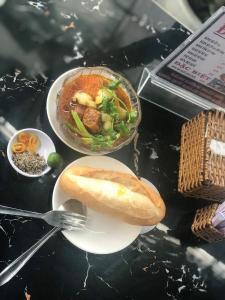 Khách Sạn The One Hotel 2