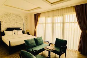 Khách Sạn The One Hotel 2