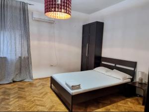 The flat of sillence Piata Romana