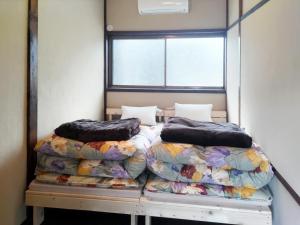 Amino Guesthouse Bench