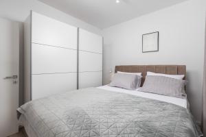 Brand new apartments Villa Tereza Icici, 100m from the beach 