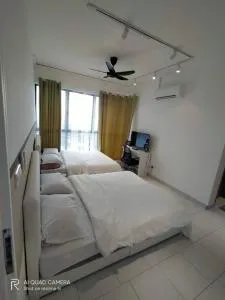 Astetica 3 bedrooms 4 Queen Bed - Serdang Lama