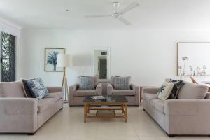 Maple at Paringa Resort: Breezy Beachside Living