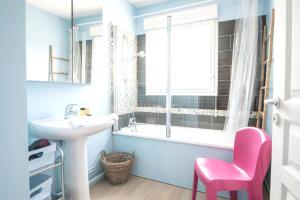 Maison spacieuse, quartier La Madeleine, terrasse et jardin