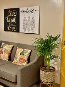 Uptown BGC 1BR Suite Room by Christine Suites Ph