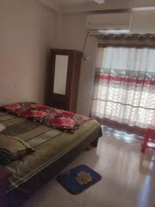 Secured Family Studio Apartment-near Airport,AC,Fridge,WiFi,Stove - 达卡