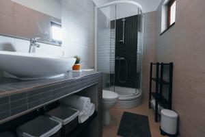 Cozy country home with heated outdoor pool