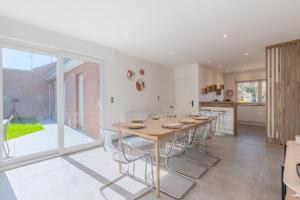 Maisons d'hotes Bright and renovated house for 8 people parking : photos des chambres