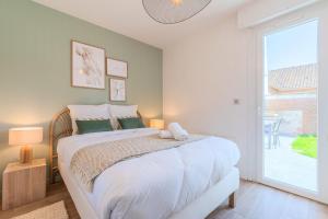 Maisons d'hotes Bright and renovated house for 8 people parking : photos des chambres