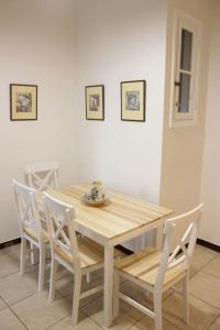 Calliopes Neoclassical Home in the heart of Plaka