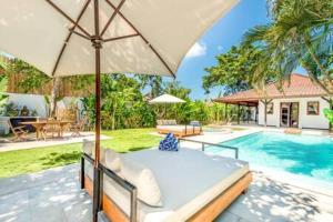 Villa Toscana - 7 BDR Luxury Villa with private pool & Jacuzzi