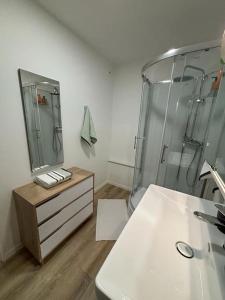 T3 pied de la gare + centre commercial TOUT inclus