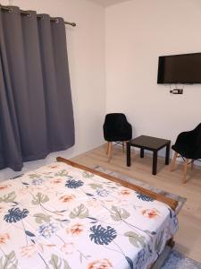 1 Room only for women