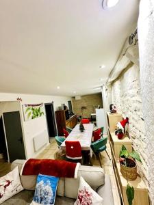 Maisons de vacances Maison D’hotes gites 9personnes Le Domaine Neuf : photos des chambres