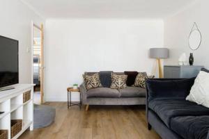 Charming Bolthole 400m to Beach