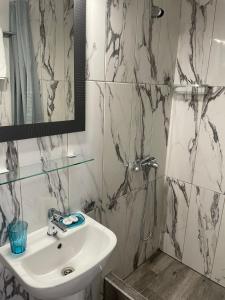 Casa Alba Paflora Saturn