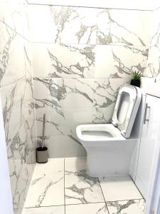 Gravesend 3 Beds By JADA Homes