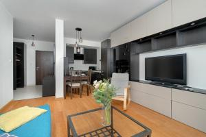 Beautiful One Bedroom Apartment Koscielna by Renters