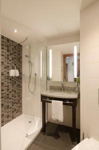 Queen Room room in Hampton by Hilton Frankfurt City Centre