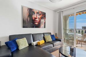 HE Zenia San Francisco