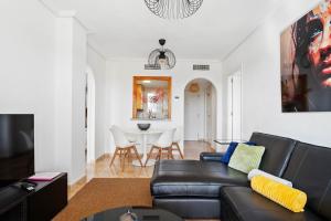 HE Zenia San Francisco