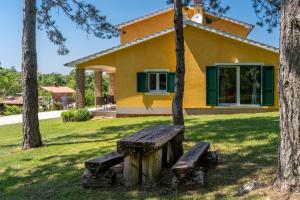 Villa Kristina by Briskva