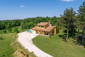 Villa Kristina by Briskva