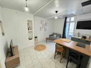 Le ROUSTAN - Halles à 2 mins - WIFI - CLIM