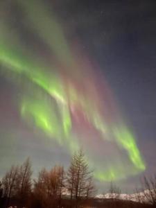 Cozy 2 bedroom cottage with hot tub