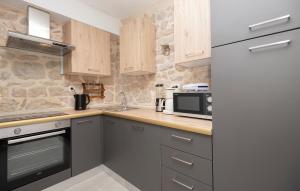 Cozy Home In Vinjani Donji