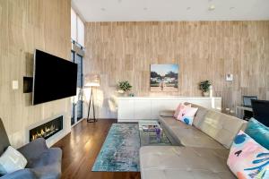 Luxury Loft in the CBD with Outdoor Living