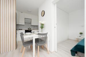 Elegant Apartment in the centre of Gdynia by Noclegi Renters