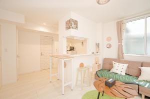 Mi-Ochiai Soluna White