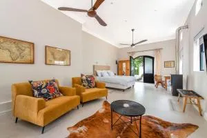 Franschhoek Colours - Hou Moed