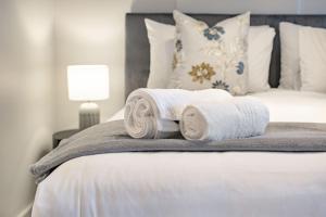 The Tokyo 705 by Host Agents