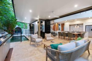 Flagstaff Pavillion - A Lush Subtropical Paradise