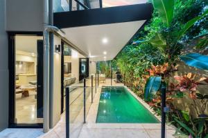 Flagstaff Pavillion - A Lush Subtropical Paradise