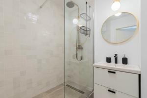 Maisons d'hotes Beautiful 4 bedroom house with parking and garden : photos des chambres