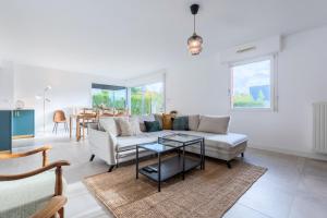 Maisons d'hotes Beautiful 4 bedroom house with parking and garden : photos des chambres