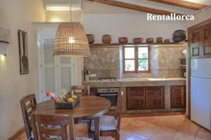 Finca Can Sec by Rentallorca