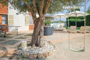 Finca es Collet by Rentallorca