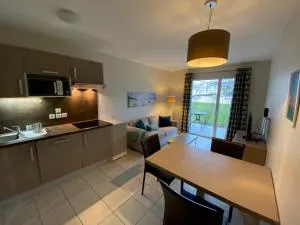 Le Cabellou - Appt avec piscine commune - 孔卡尔诺