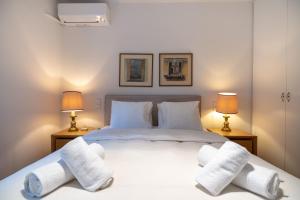 Kolonaki athens 2 bedrooms 4 persons flat by MPS