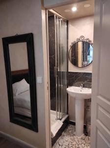 Hotel Clermont Montmartre