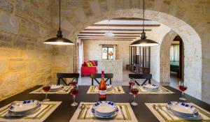Villa Aliki - Traditional stone house with maximum privacy and stunning views !