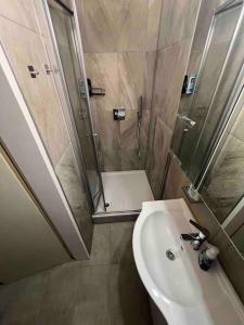 Authentic 2-bedroom apartment